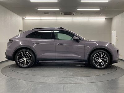PORSCHE MACAN - 8