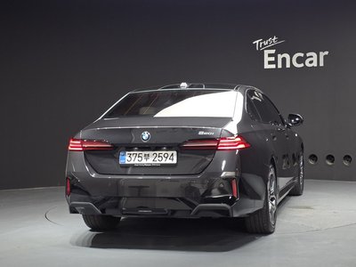 BMW 5 SERIES - 4