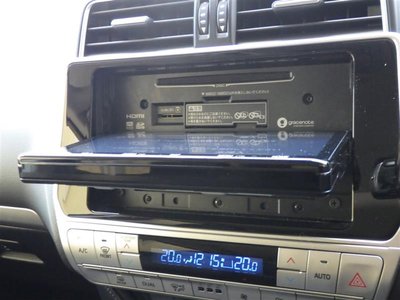 TOYOTA LAND CRUISER PRADO - 8