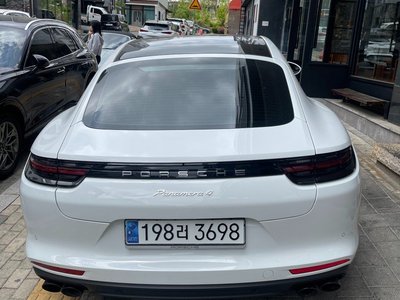 PORSCHE PANAMERA - 3