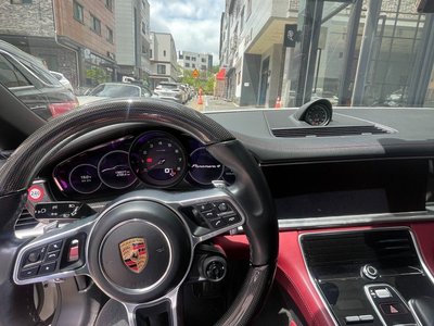 PORSCHE PANAMERA - 4