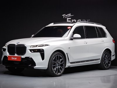 2025 BMW X7 — фото 1