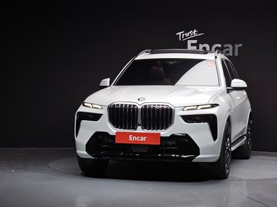 2025 BMW X7 — фото 2