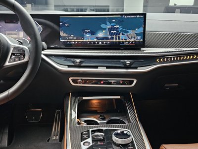 2025 BMW X7 thumbnail 13