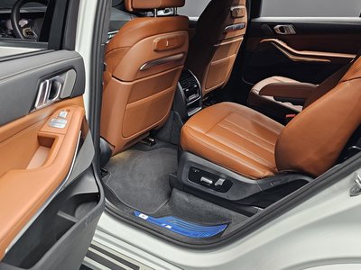 2025 BMW X7 thumbnail 12