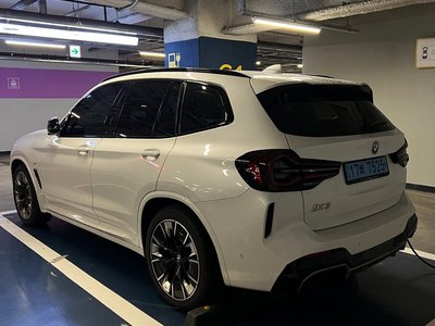 صورة 3 لـ 2024 BMW IX3