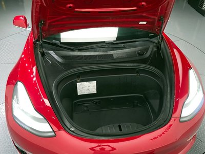 TESLA MODEL 3 - 7