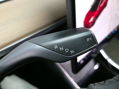 TESLA MODEL 3 - 9