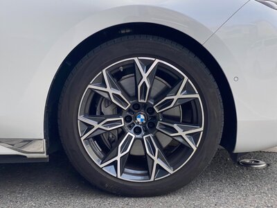 BMW I7 2024 thumbnail 29