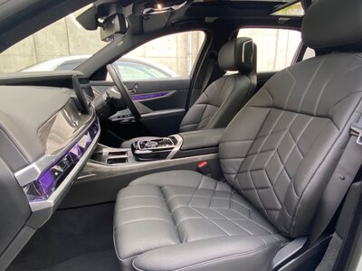 BMW I7 2024 thumbnail 33
