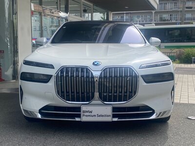 BMW I7 2024 thumbnail 14