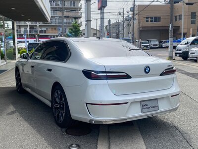 BMW I7 2024 thumbnail 18