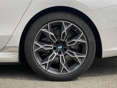 BMW I7 2024 thumbnail 65