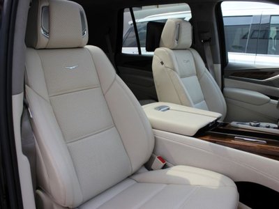 CADILLAC ESCALADE - 7