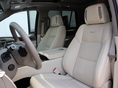 CADILLAC ESCALADE - 6