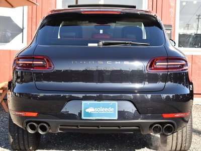 PORSCHE MACAN - 10