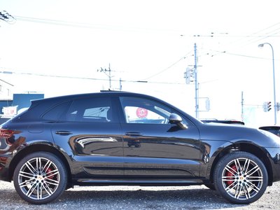 PORSCHE MACAN - 6