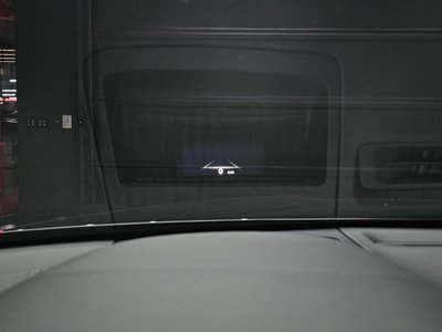 2023 Genesis GV70 — миниатюра 17