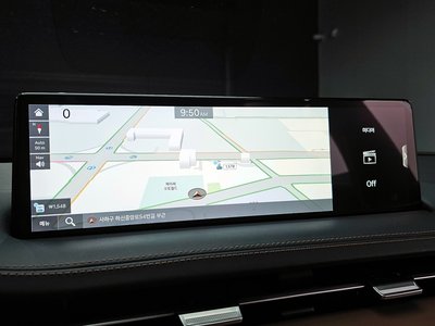 2023 Genesis GV70 — миниатюра 14