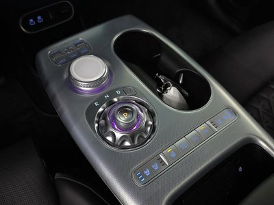 2021 Genesis GV60 — миниатюра 12