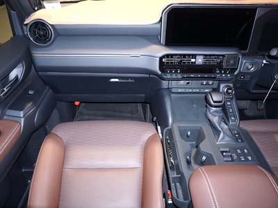 2025 Toyota LAND CRUISER 250 — миниатюра 26