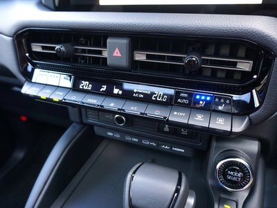 2025 Toyota LAND CRUISER 250 — миниатюра 28