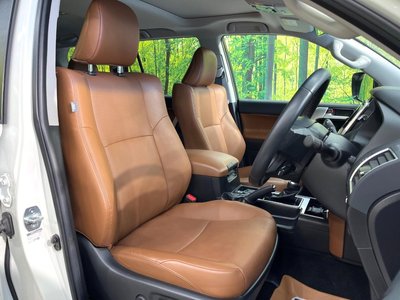 TOYOTA LAND CRUISER PRADO - 8