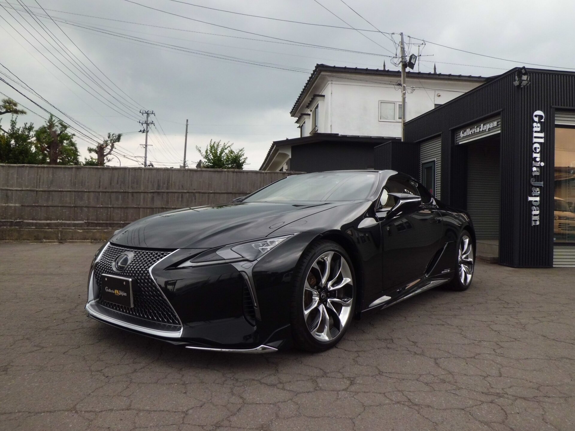 LEXUS LC - View 1