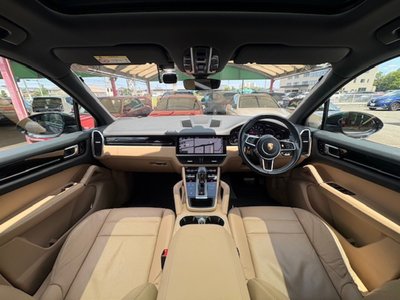 2018 Porsche CAYENNE thumbnail 14
