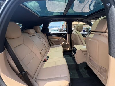 2018 Porsche CAYENNE thumbnail 22