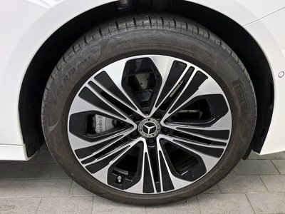 MERCEDES-BENZ E-CLASS - 6