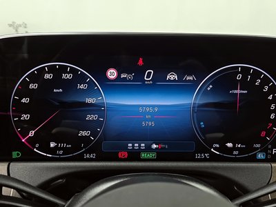 MERCEDES-BENZ E-CLASS - 8