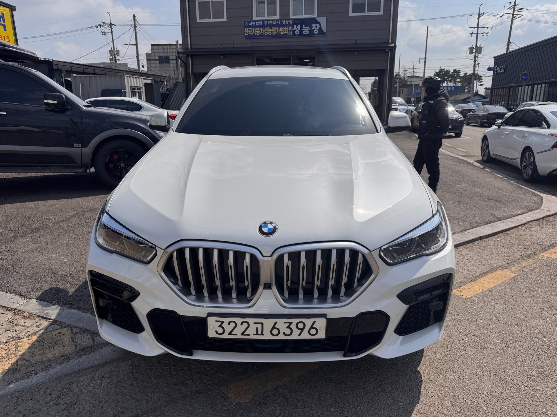 BMW X6 - View 1