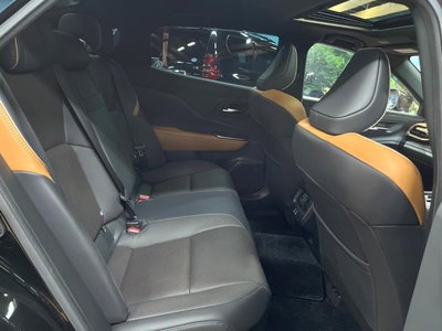 TOYOTA CROWN CROSSOVER - 10