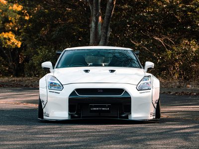 NISSAN GT-R - 3