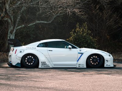 NISSAN GT-R - 7