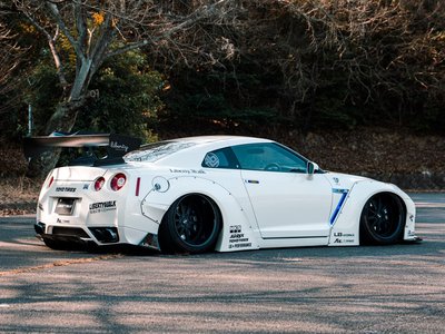 NISSAN GT-R - 8