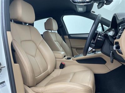 2019 Porsche MACAN thumbnail 25