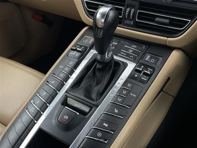 2019 Porsche MACAN thumbnail 13