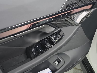 صورة مصغرة 28 لـ 2025 BMW 5 SERIES
