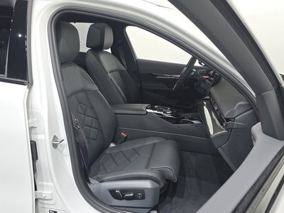 صورة مصغرة 16 لـ 2025 BMW 5 SERIES