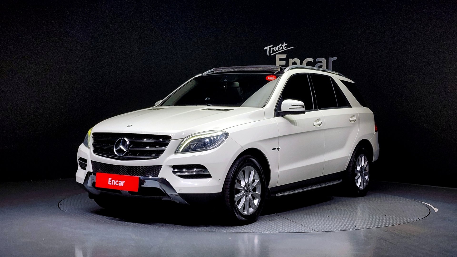 MERCEDES-BENZ M-CLASS - View 1