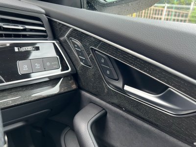 2024 AUDI Q8 thumbnail 27