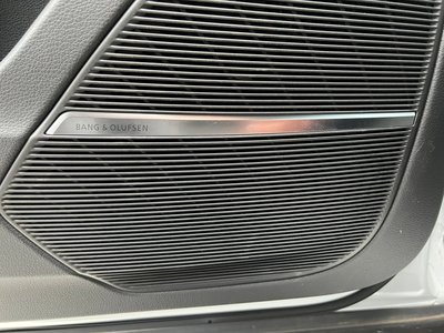2024 AUDI Q8 thumbnail 38