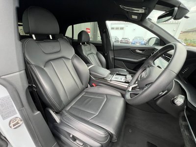 2024 AUDI Q8 thumbnail 33