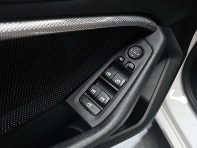 2021 BMW 1 SERIES — миниатюра 21