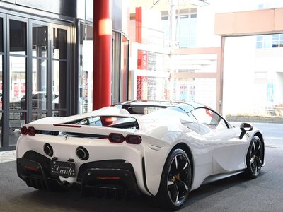 FERRARI SF90 SPIDER - 9