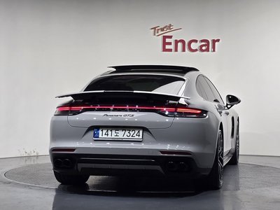PORSCHE PANAMERA - 3