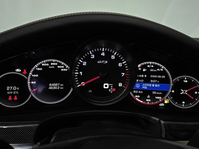 PORSCHE PANAMERA - 8