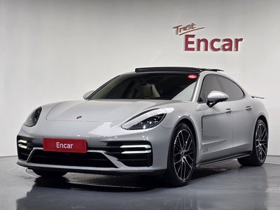 PORSCHE PANAMERA - 1